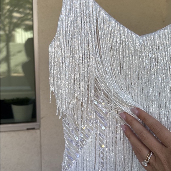 Elegant White Fringe Dress - Picture 4 of 6